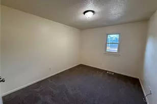 5745 Bramblegate Rd, Greensboro, NC 27409 - Photo 7