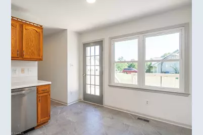 305 Lorraine Drive, Winston-Salem, NC 27107 - Photo 19
