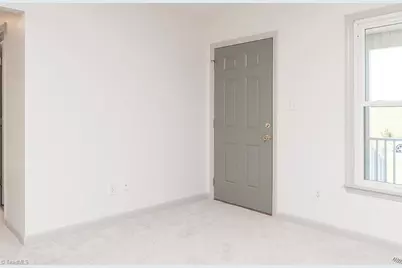 305 Lorraine Drive, Winston-Salem, NC 27107 - Photo 5