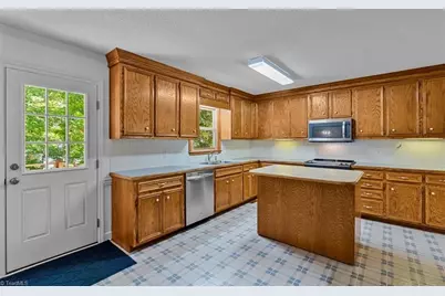 6125 Tennyson Drive, Kernersville, NC 27284 - Photo 11