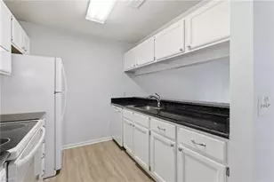 239 Oakwood Ct, Winston-Salem, NC 27103 - Photo 11