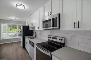 814 Guilford College Rd, Greensboro, NC 27409 - Photo 9