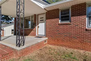 1409 Irving St, Winston-Salem, NC 27103 - Photo 5