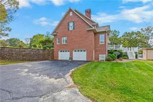 288 Toms Creek Bluff Ln, Pilot Mountain, NC 27041 - Photo 37