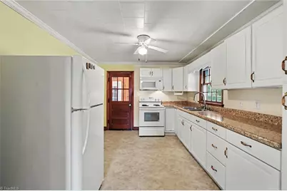4926 Nc Highway 89 E, Walnut Cove, NC 27052 - Photo 7