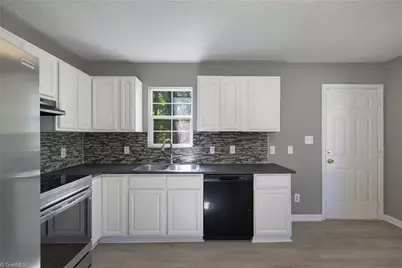 641 Glenbrook Drive, Winston-Salem, NC 27101 - Photo 9