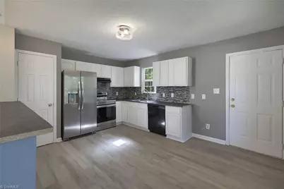 641 Glenbrook Drive, Winston-Salem, NC 27101 - Photo 5