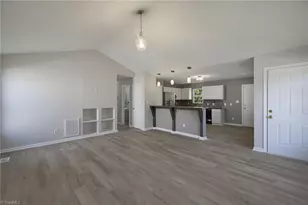 641 Glenbrook Dr, Winston-Salem, NC 27101 - Photo 11