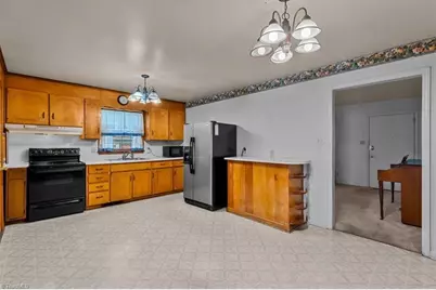 1505 Woodbriar Avenue, Greensboro, NC 27405 - Photo 11
