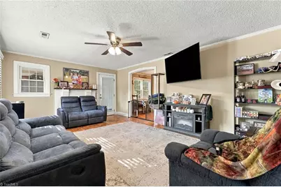 310 4th Avenue, Mayodan, NC 27027 - Photo 5