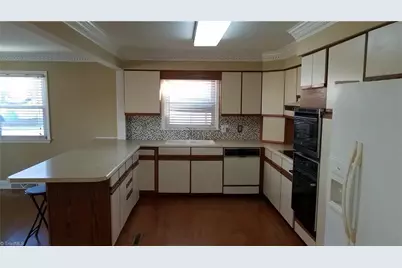 2512 Burgundy Drive, Greensboro, NC 27407 - Photo 3