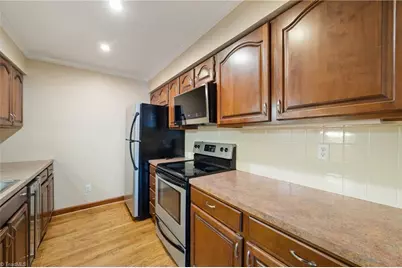 4564 Fernhaven Circle, Winston-Salem, NC 27104 - Photo 17