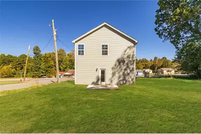 729 W Swannanoa Avenue, Liberty, NC 27298 - Photo 17