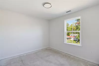 729 W Swannanoa Avenue, Liberty, NC 27298 - Photo 15