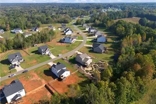 1422 Reading Ct, Burlington, NC 27217 - Photo 33