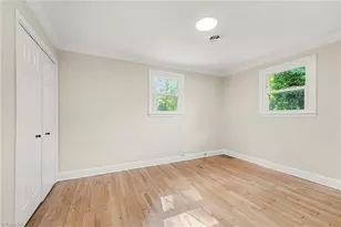 2511 Woodview Dr, Greensboro, NC 27408 - Photo 19