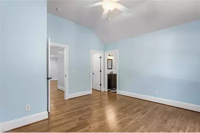 825 E Franklin Street, Chapel Hill, NC 27514 - Photo 29