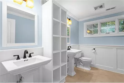 825 E Franklin Street, Chapel Hill, NC 27514 - Photo 25