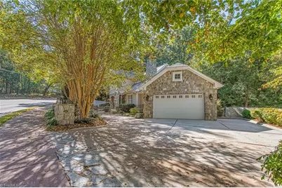 825 E Franklin Street, Chapel Hill, NC 27514 - Photo 3