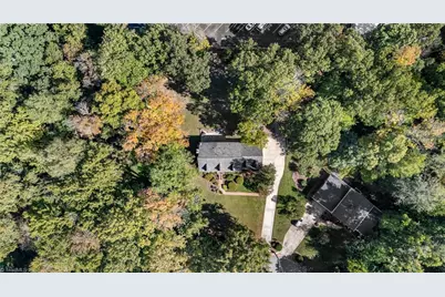 802 Kingston Drive, High Point, NC 27262 - Photo 7
