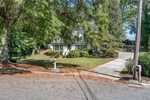 802 Kingston Dr, High Point, NC 27262 - Photo 3