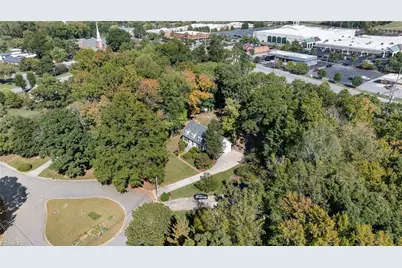 802 Kingston Drive, High Point, NC 27262 - Photo 11