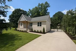 409 Nelson St, Kernersville, NC 27284 - Photo 1
