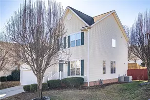 3809 Parkway Vista Rd, Greensboro, NC 27409 - Photo 3