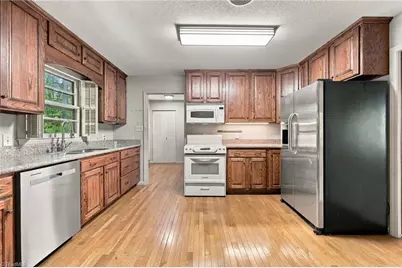 5704 Kings Court, Pleasant Garden, NC 27313 - Photo 7