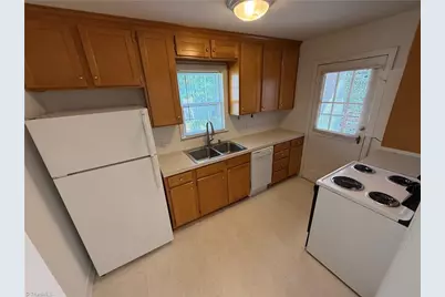 216 Carolina Circle, Winston-Salem, NC 27104 - Photo 5