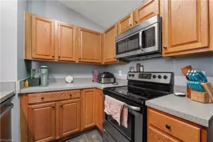 6121 Hedgecock Cir, High Point, NC 27265 - Photo 3