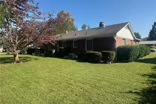 1400 Capri Rd, Winston-Salem, NC 27103 - Photo 9