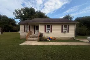 423 N Logan St, Burlington, NC 27217 - Photo 1