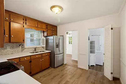 2708 Rockwood Road, Greensboro, NC 27408 - Photo 9