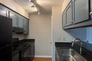 920 Highland Ave, Greensboro, NC 27403 - Photo 11