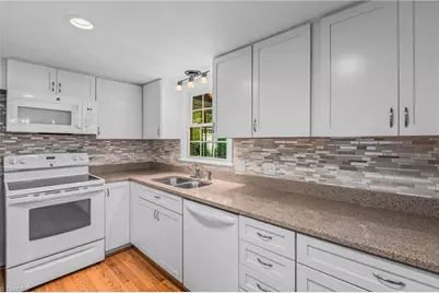 514 Edinburgh Drive, Burlington, NC 27215 - Photo 3