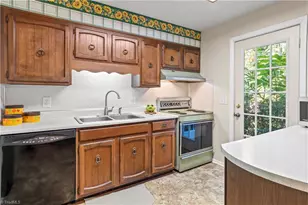 3797 Sandalwood Ln, Winston-Salem, NC 27106 - Photo 7