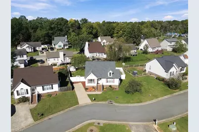133 Hoskins Circle, Burlington, NC 27215 - Photo 3