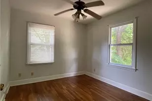 908 Glenwood Ave, Greensboro, NC 27403 - Photo 9