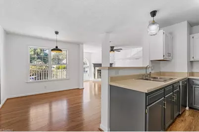 6704 W Friendly Avenue #4E, Greensboro, NC 27410 - Photo 21