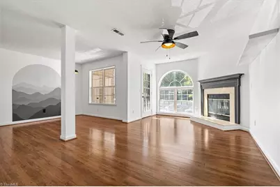 6704 W Friendly Avenue #4E, Greensboro, NC 27410 - Photo 9