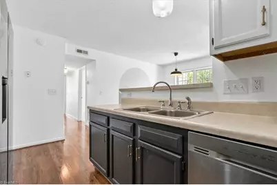 6704 W Friendly Avenue #4E, Greensboro, NC 27410 - Photo 23