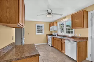 114 Bellevue Dr, High Point, NC 27265 - Photo 17