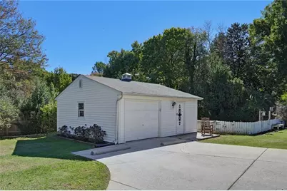 1006 Jefferson Road, Greensboro, NC 27410 - Photo 3