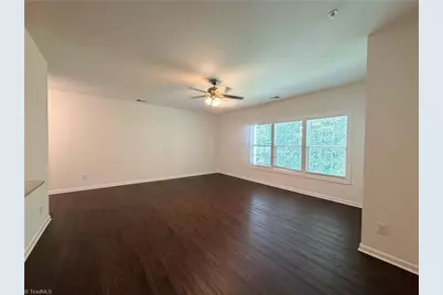 2606 Pennoak Way #L, Greensboro, NC 27407 - Photo 7