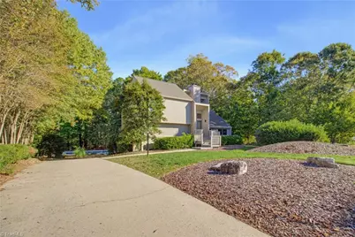 1911 La Vista Drive, High Point, NC 27265 - Photo 3
