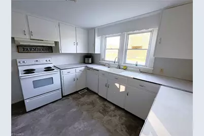 546 Edgewood Street, Kernersville, NC 27284 - Photo 11