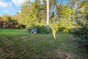 1447 Emerald St, Winston-Salem, NC 27105 - Photo 23