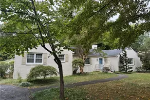 2719 Country Club Rd, Winston-Salem, NC 27104 - Photo 3
