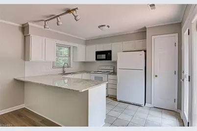 4639 Lawndale Drive, Greensboro, NC 27455 - Photo 9